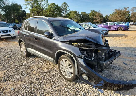 2015 Volkswagen Tiguan S z USA, uszkodzony, nr VIN WVGAV7AX2FW616102
